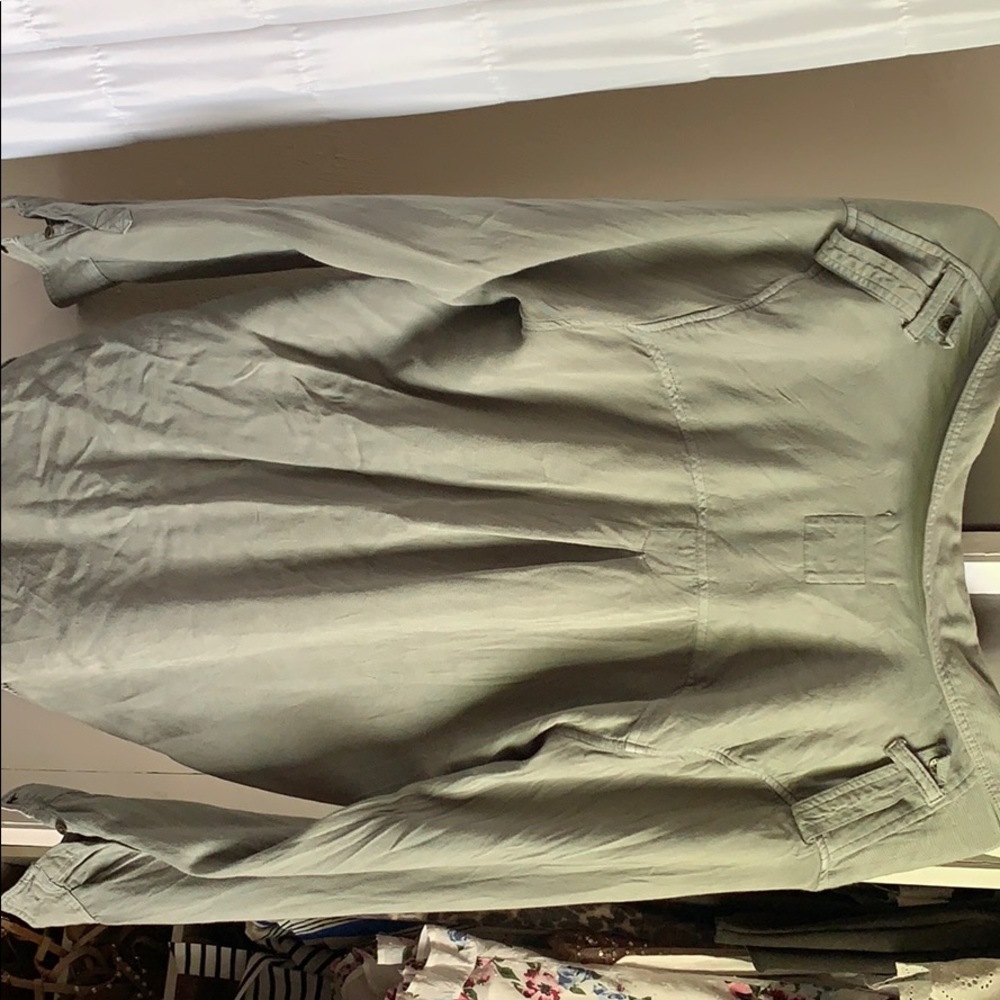 Olive green button down - Picture 5 of 5